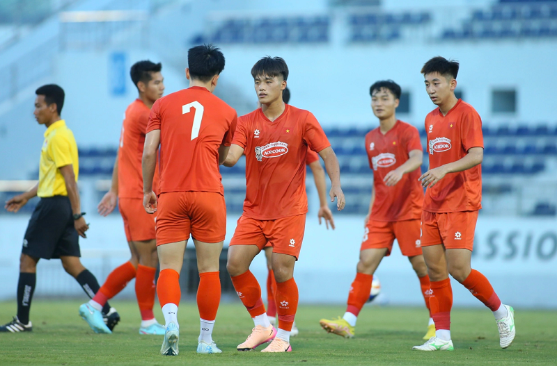 hlv-kim-sang-sik-da-tim-ra-chan-sut-chu-luc-cua-u23